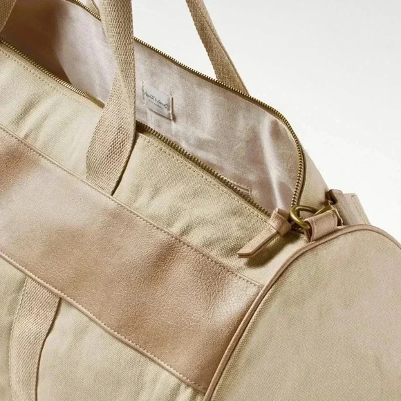 NWT HEARTH & HAND CANVAS TRAVEL DUFFEL BAG KHAKI - Picture 3 of 7